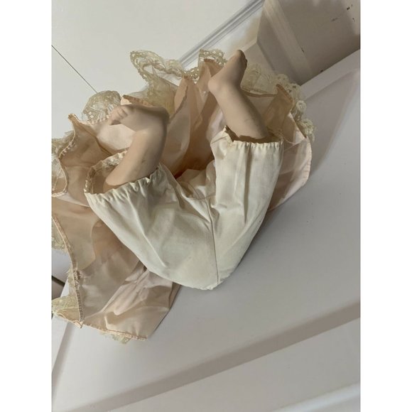 Vintage Porcelain Bradley’s Doll Big Eye Girl 10” Sitting Pouty - Picture 12 of 12